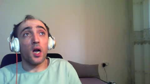 Snapshot of bentish chatting on 06/14/26, 08:38 bentish online show from 06/14/26, 08:38