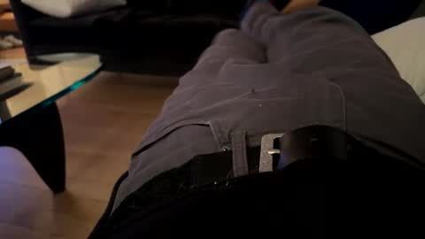 benz10001 online show from 11/26/25, 02:56