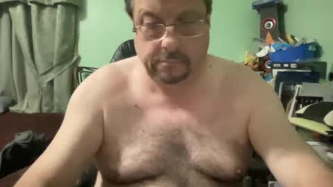 Snapshot of bepino7272 chatting on 10/28/25, 03:21 bepino7272 online show from 10/28/25, 03:21