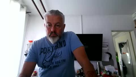 Snapshot of berg_boy chatting on 06/07/26, 07:23 Martin online show from 06/07/26, 07:23