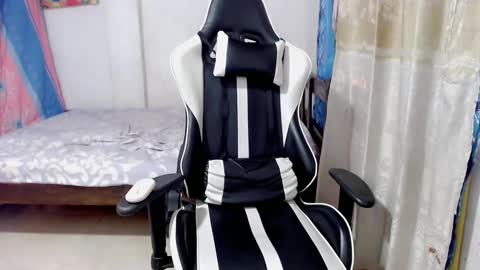 Snapshot of bergon30 chatting on 02/18/25, 07:09 Bergon77 online show from 02/18/25, 07:09