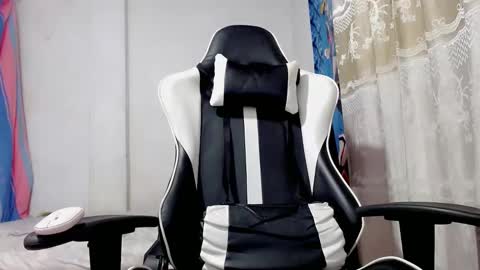 Snapshot of bergon30 chatting on 03/08/25, 12:52 Bergon77 online show from 03/08/25, 12:52