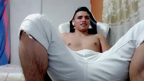 Snapshot of bergon30 chatting on 03/10/25, 07:10 Bergon77 online show from 03/10/25, 07:10