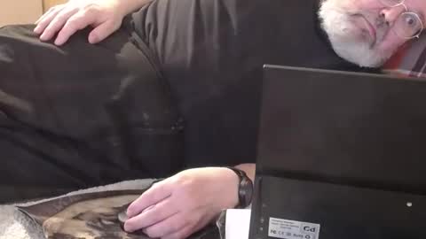 berlinerbaer1963 online show from 04/26/26, 07:55