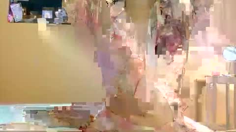 Snapshot of bermudatriangle12 chatting on 09/09/25, 04:45 tixxie online show from 09/09/25, 04:45