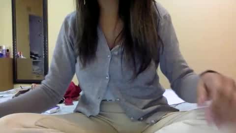 Snapshot of bermudatriangle12 chatting on 11/10/25, 11:53 tixxie online show from 11/10/25, 11:53