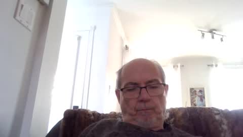 bernard1102 online show from 12/15/24, 06:59