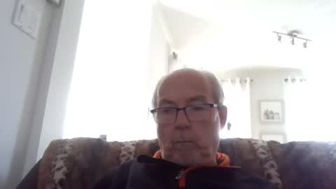 bernard1102 online show from 10/19/25, 06:19