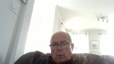 bernard1102 online show from 02/15/26, 07:32