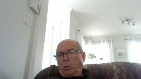 bernard1102 online show from 04/15/26, 02:13