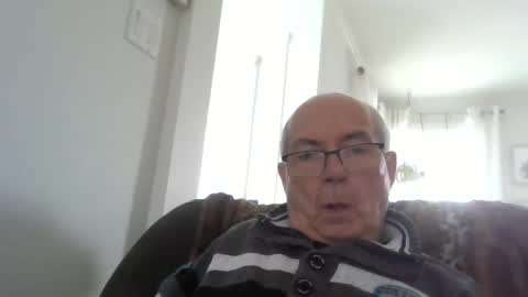 Snapshot of bernard1102 chatting on 05/01/26, 03:49 bernard1102 online show from 05/01/26, 03:49