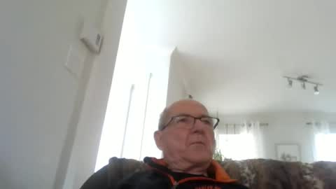 Snapshot of bernard1102 chatting on 05/29/26, 01:09 bernard1102 online show from 05/29/26, 01:09