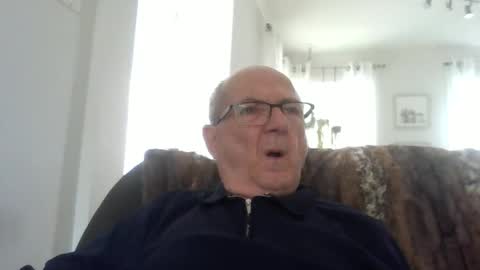 Snapshot of bernard1102 chatting on 05/31/26, 03:41 bernard1102 online show from 05/31/26, 03:41