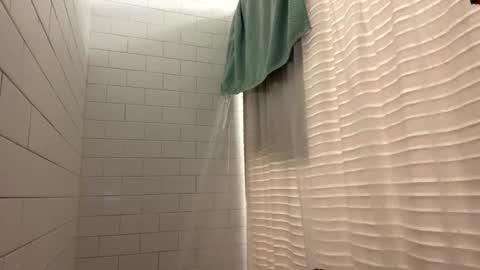 berriess_ online show from 04/09/26, 11:37