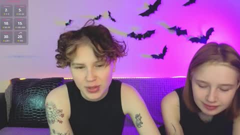 Snapshot of berry_assortment chatting on 11/20/25, 10:59 Your sweet Tara and Eva online show from 11/20/25, 10:59