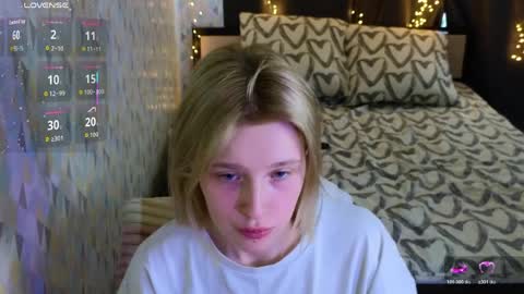 Snapshot of berry_assortment chatting on 04/01/26, 11:00 Your sweet Tara and Eva online show from 04/01/26, 11:00
