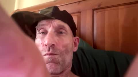 Snapshot of bestbwc4u chatting on 11/10/25, 01:43 bestbwc4u online show from 11/10/25, 01:43