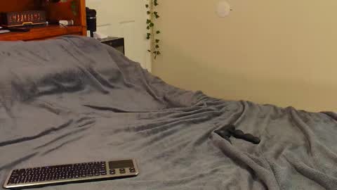 twitter zack1fisher online show from 12/17/25, 01:33