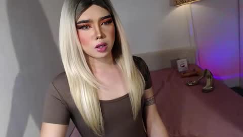 bestgirljulia online show from 10/29/25, 02:14