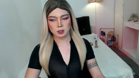 bestgirljulia online show from 11/26/25, 04:35