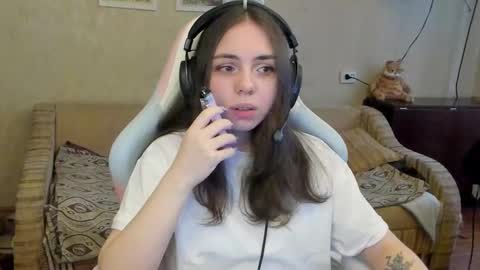 Snapshot of bethany_tease chatting on 03/03/26, 12:11 bethany_tease online show from 03/03/26, 12:11