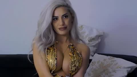 bethierusse online show from 12/18/25, 05:24