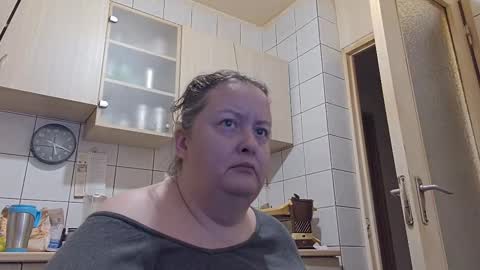 bethnorth online show from 09/27/25, 02:16