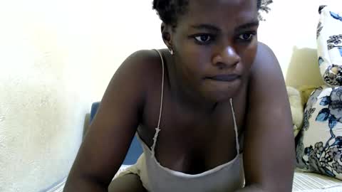 Snapshot of betina22 chatting on 10/27/25, 09:02 Betina online show from 10/27/25, 09:02