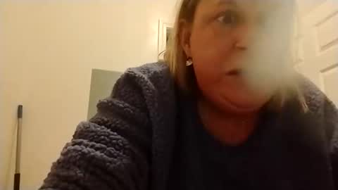 Snapshot of betsygore78 chatting on 12/18/25, 05:57 betsygore78 online show from 12/18/25, 05:57