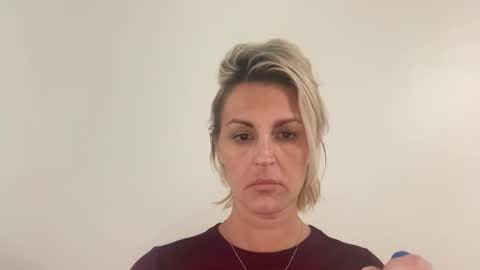 Snapshot of betterconvobesttime chatting on 11/27/25, 06:15 Best Time and Even better Convo online show from 11/27/25, 06:15