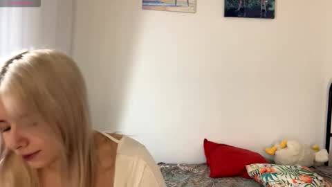 BlondeReka ITS MY 1st DAY HERE online show from 12/15/25, 12:09