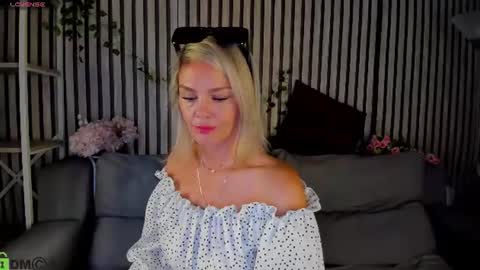 Snapshot of betty_brock chatting on 06/14/26, 01:03 Betty online show from 06/14/26, 01:03