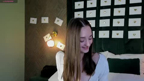 Kelly online show from 06/07/26, 01:43