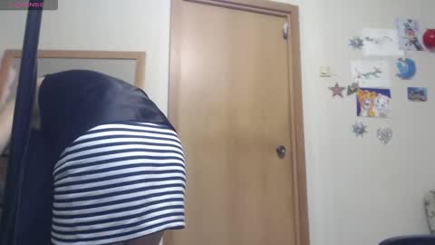 Snapshot of bettyburns chatting on 02/26/25, 07:05 Betty online show from 02/26/25, 07:05