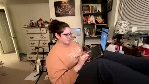 Betty Cake online show from 12/12/24, 10:13