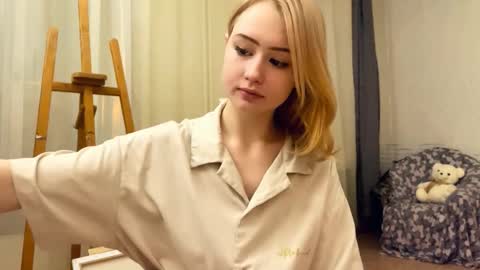 Hinata online show from 02/16/26, 12:23