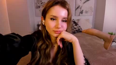 Snapshot of bettyrouse chatting on 02/15/25, 03:42 Betty online show from 02/15/25, 03:42