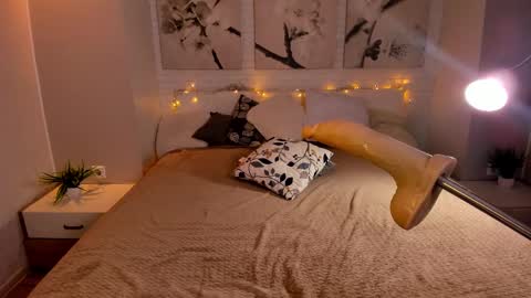 Snapshot of bettyrouse chatting on 02/20/25, 12:08 Betty online show from 02/20/25, 12:08