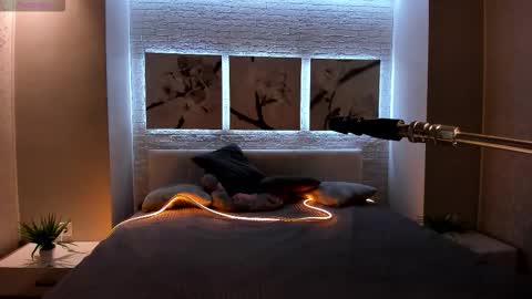 Snapshot of bettyrouse chatting on 09/19/25, 08:20 Betty online show from 09/19/25, 08:20