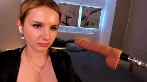 Snapshot of bettyrouse chatting on 09/26/25, 08:57 Betty online show from 09/26/25, 08:57