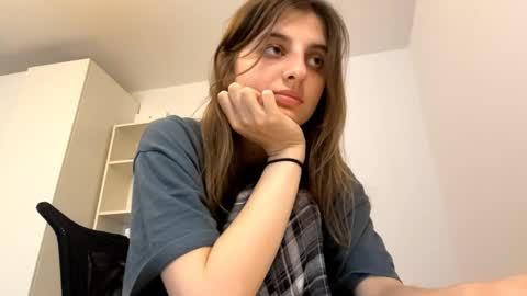 Snapshot of beulahweikert chatting on 05/25/26, 05:41 Lina online show from 05/25/26, 05:41