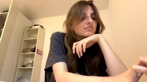 Snapshot of beulahweikert chatting on 06/10/26, 05:23 Lina online show from 06/10/26, 05:23