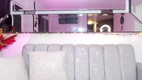 Snapshot of beuty_goddes777 chatting on 12/15/24, 05:56 Nicolle Aviles online show from 12/15/24, 05:56