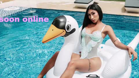 Snapshot of beuty_goddes777 chatting on 01/04/25, 08:49 Nicolle Aviles online show from 01/04/25, 08:49