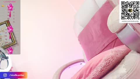 Snapshot of beuty_goddes777 chatting on 01/10/25, 05:58 Nicolle Aviles online show from 01/10/25, 05:58