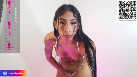 Snapshot of beuty_goddes777 chatting on 01/14/25, 06:56 Nicolle Aviles online show from 01/14/25, 06:56