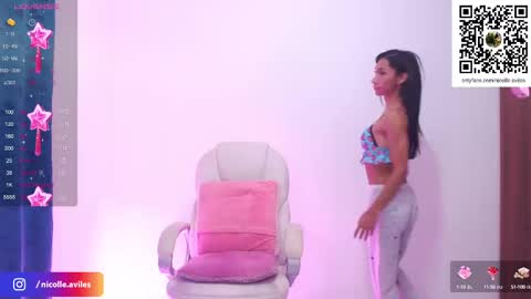 Snapshot of beuty_goddes777 chatting on 02/14/25, 06:12 Nicolle Aviles online show from 02/14/25, 06:12