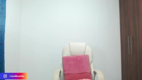 Snapshot of beuty_goddes777 chatting on 02/18/25, 08:58 Nicolle Aviles online show from 02/18/25, 08:58