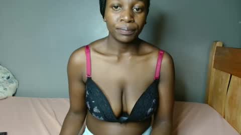 Snapshot of beverly_bay chatting on 05/31/26, 10:22 beverly online show from 05/31/26, 10:22