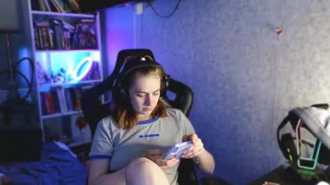 beverly_yay online show from 04/22/26, 10:11